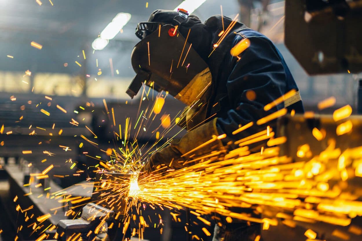 Tras la apertura del mercado eléctrico, las pymes industriales reportan facturas hasta cuatro veces más altas