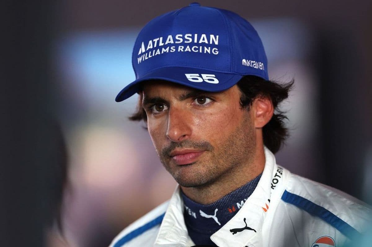 Cinco puestos de penalización para Sainz en Bakú y Colapinto arranca noveno