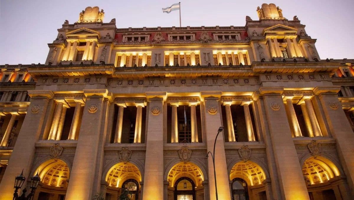 CSJN ratifica el DNU 70/2023: extranjeros pueden comprar tierras rurales sin límite