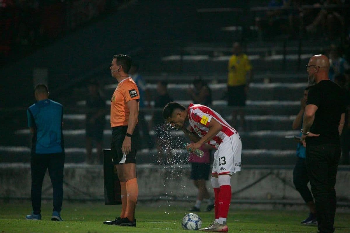 San Martín repudia a Amiconi tras el partido: gol anulado, rojas y un cruce en el túnel