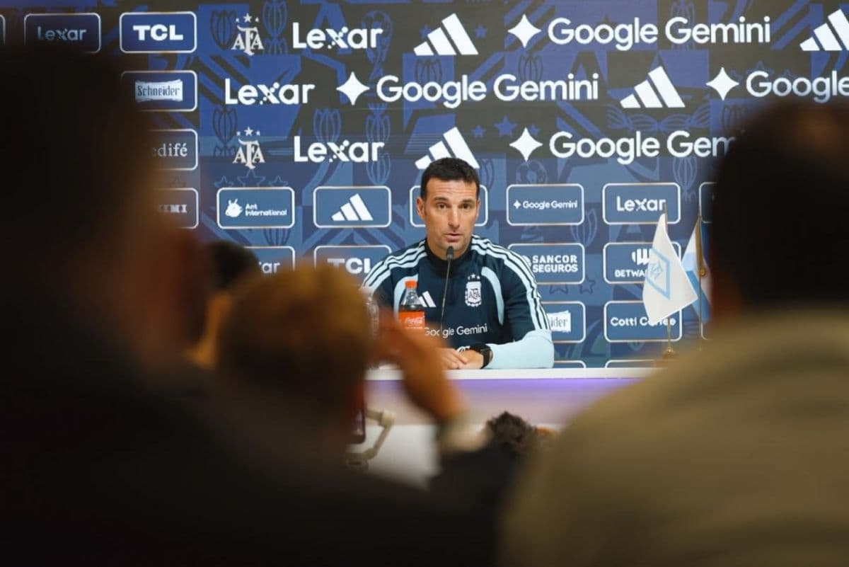 Scaloni avanza conversaciones para seguir al mando de la Selección y desmiente vínculos con River