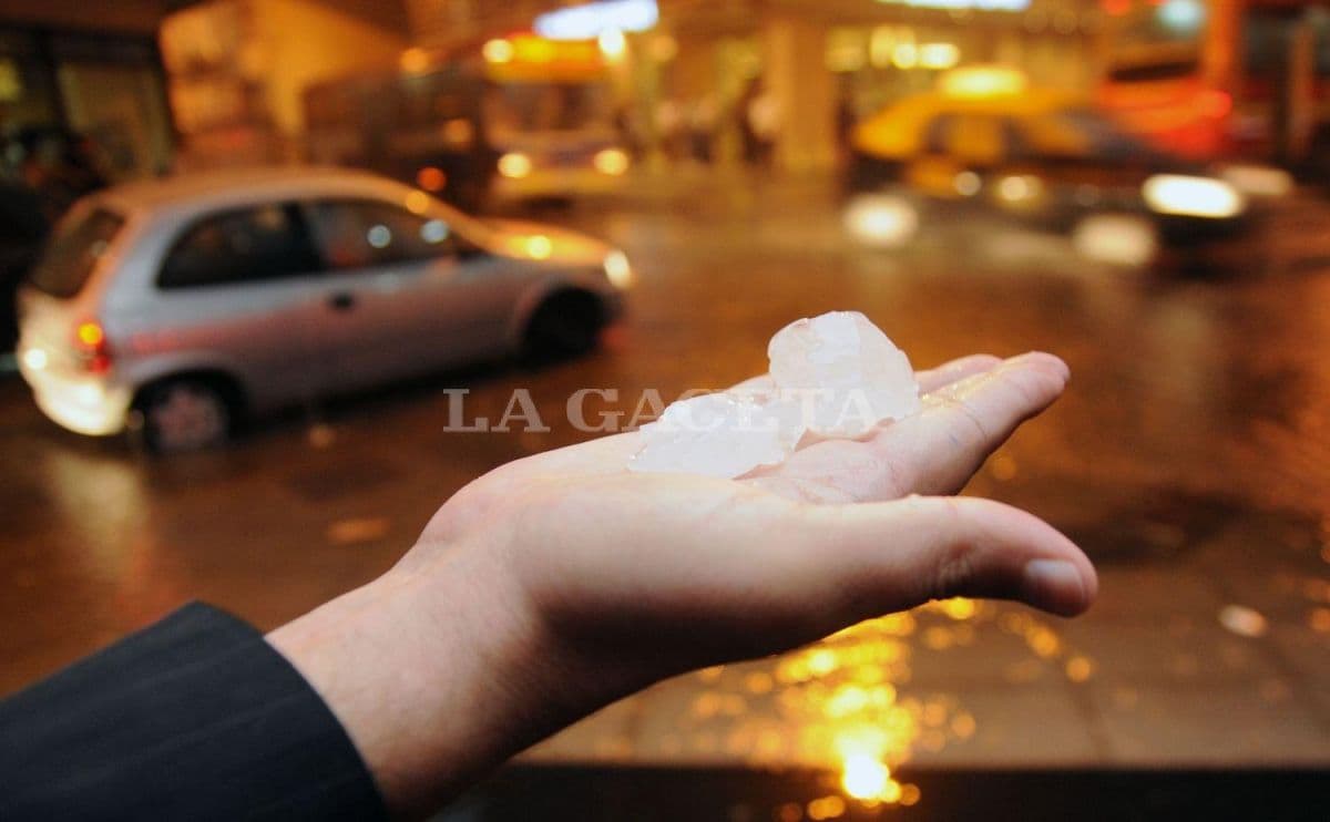 Automovilistas ante el granizo: pautas de conducción cuando el temporal cae en ruta o ciudad
