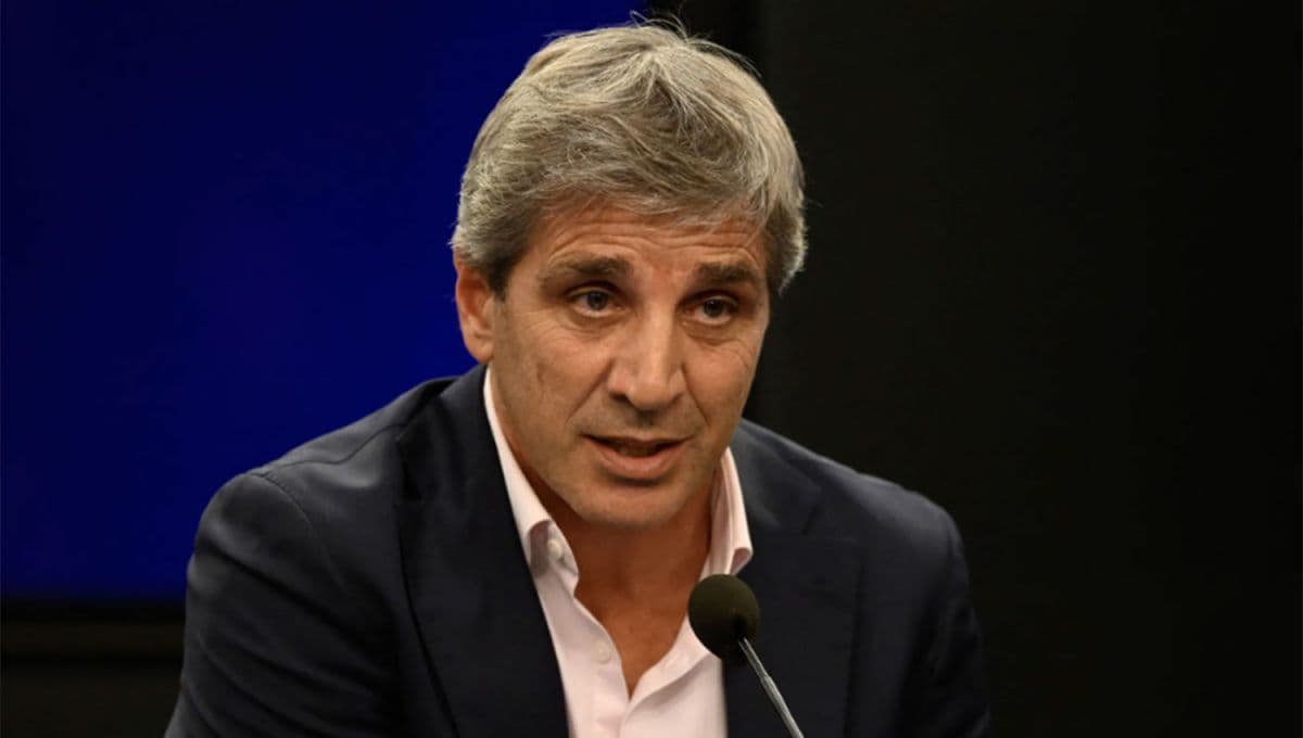 Caputo expone en Wall Street ante financistas la hoja de ruta económica argentina hasta 2027
