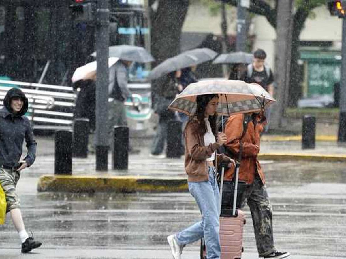 El SMN advierte tormentas en el norte y nevadas en Mendoza en un miércoles bajo alerta amarilla