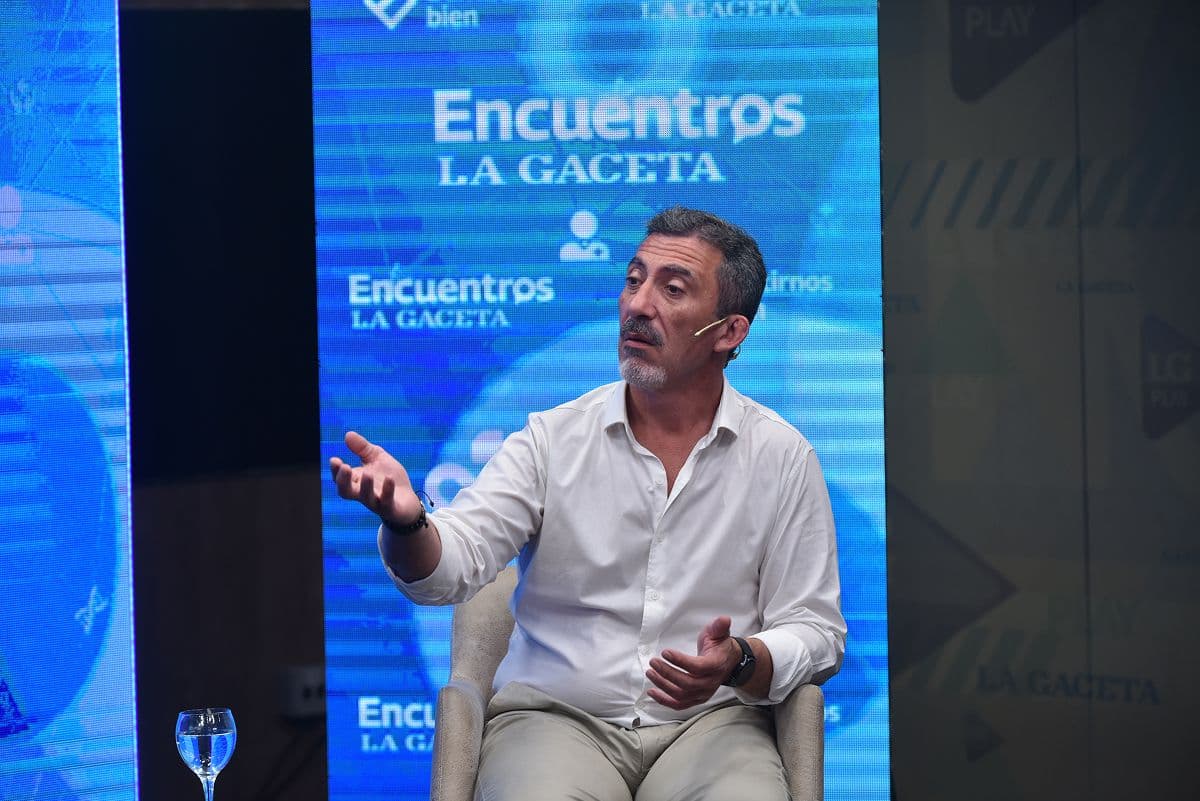 Pediatría ante la sobreinformación: ordenar evidencia y leer el hogar en la consulta