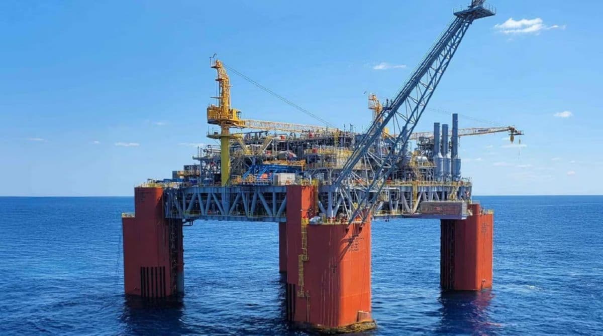Malvinas renueva por cinco años permisos petroleros offshore y recrudece el pulso con Argentina