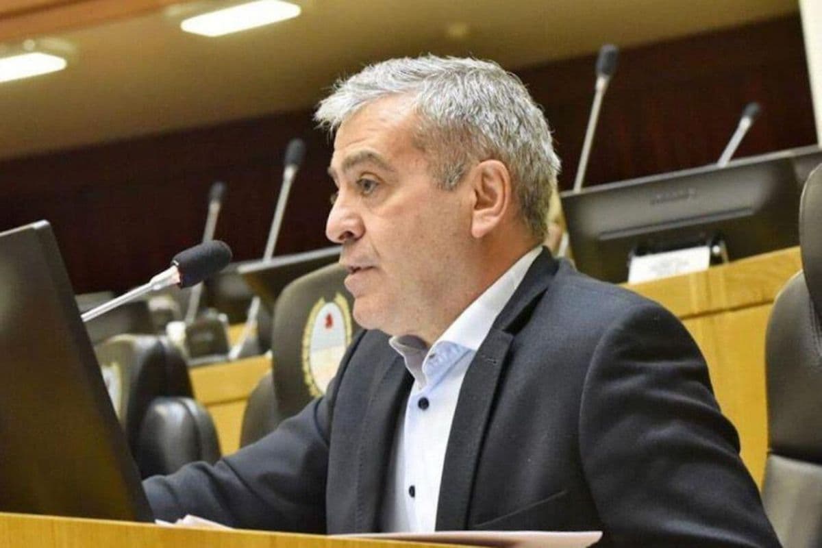Legislatura tucumana: proyecto de albergue para quienes pernoctan frente al Hospital de Niños