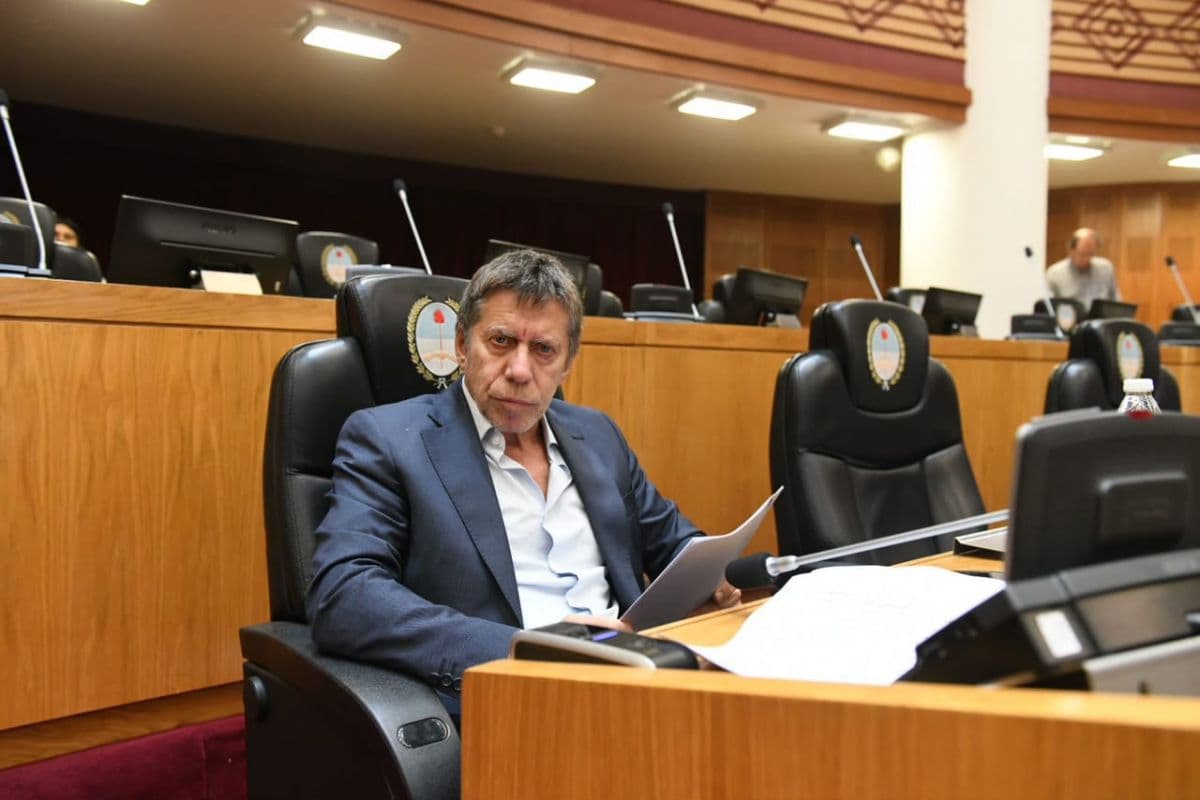 Initiativa tucumana restringe casinos, apuestas en línea y estadios a quienes deben cuota alimentaria