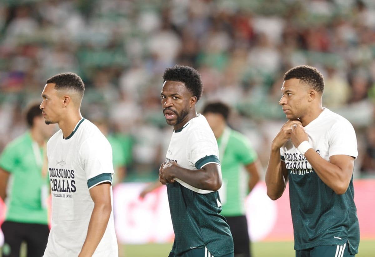 En España estalló la polémica cuando Vinicius y Mbappé ocultaron un lema sobre Ceuta